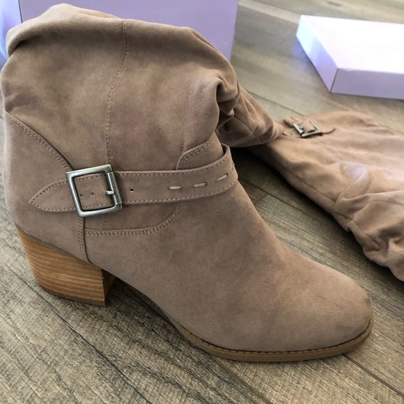 NEW in box Above knee taupe boots - Picture 6 of 9